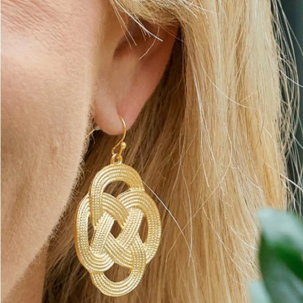 Susan Shaw Gold Knot Earrings